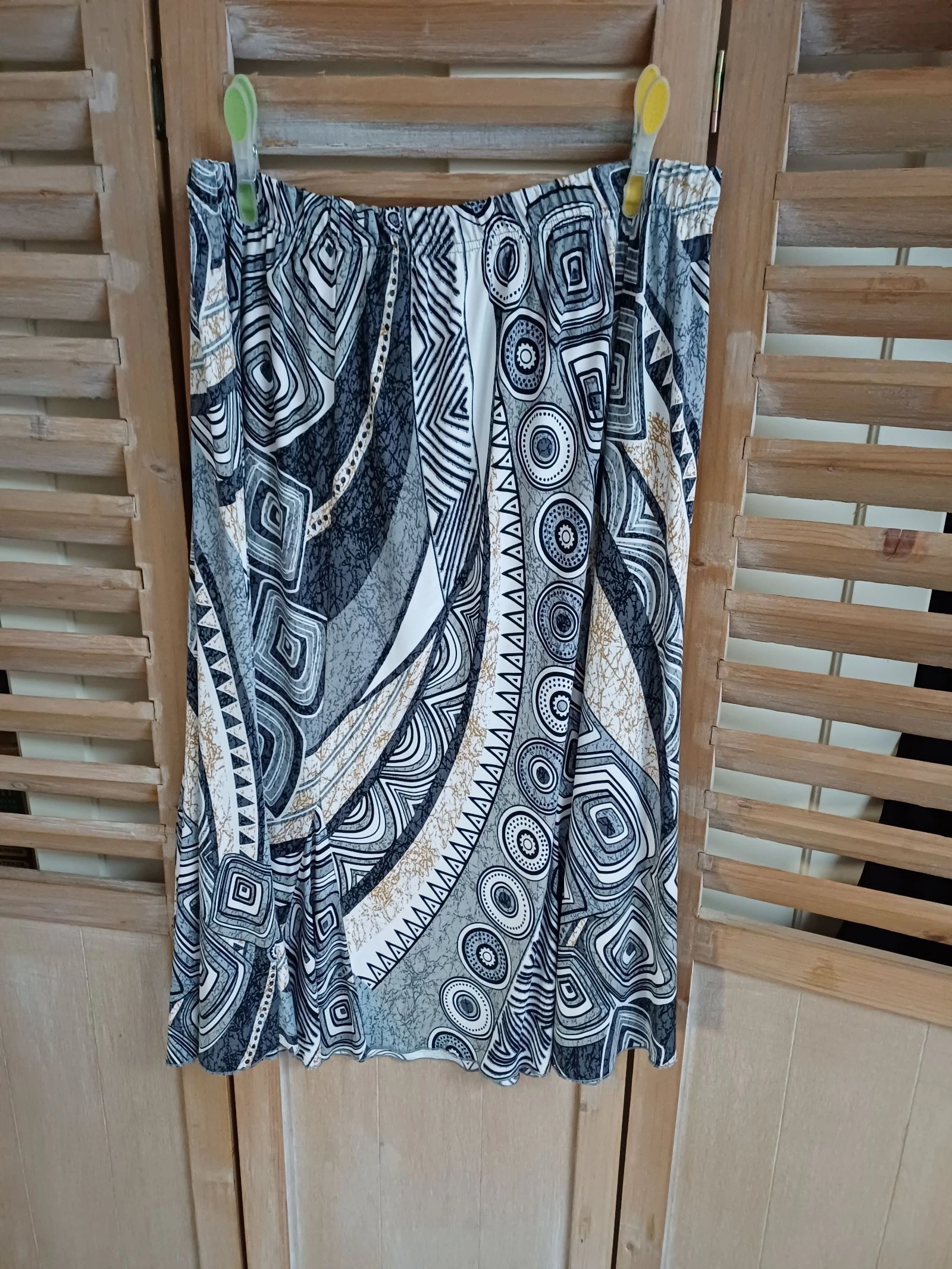 Jupe motifs géométriques- 52 viscose 